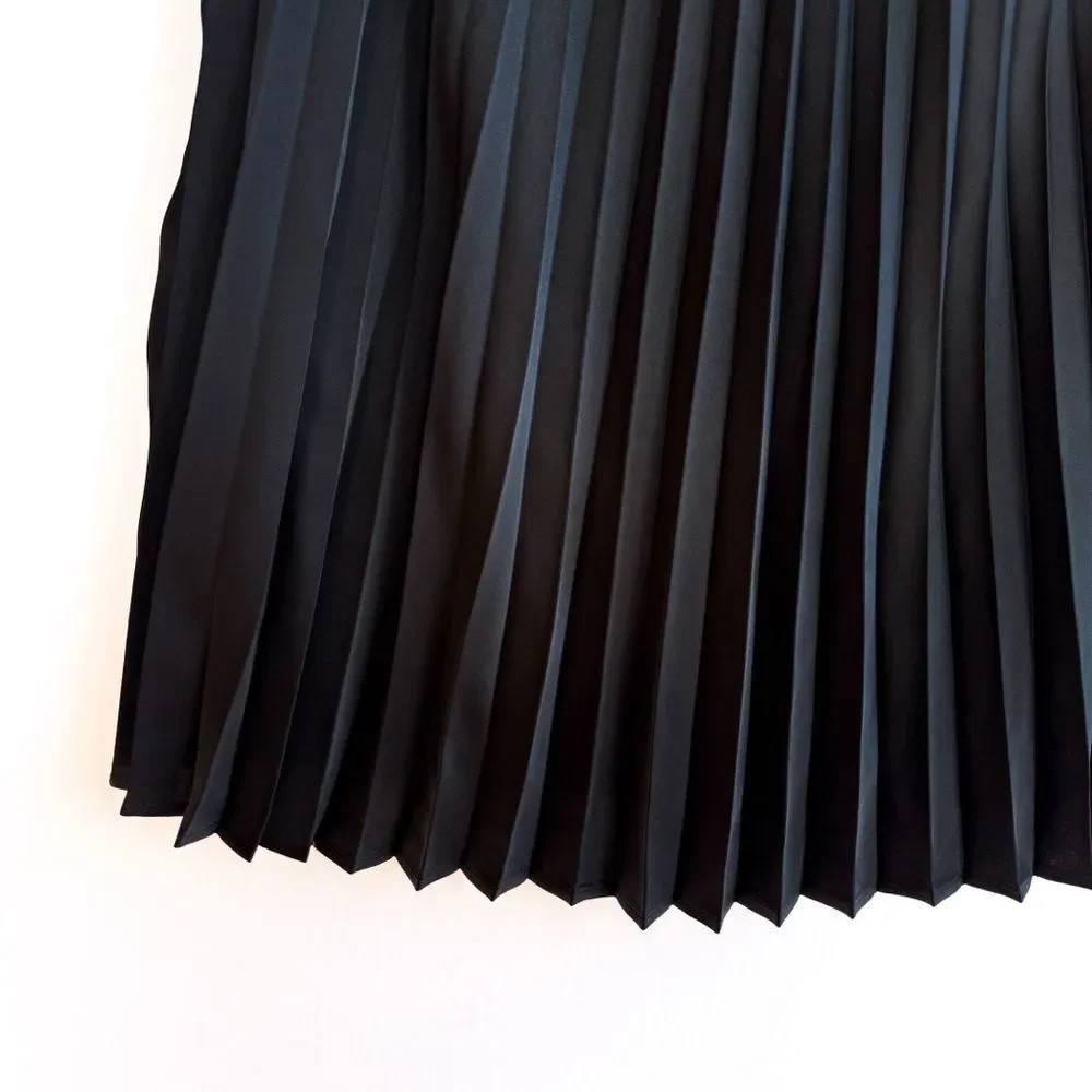 NWT J. Crew Black Pull On Pleated Mini Skirt BN756 Medium